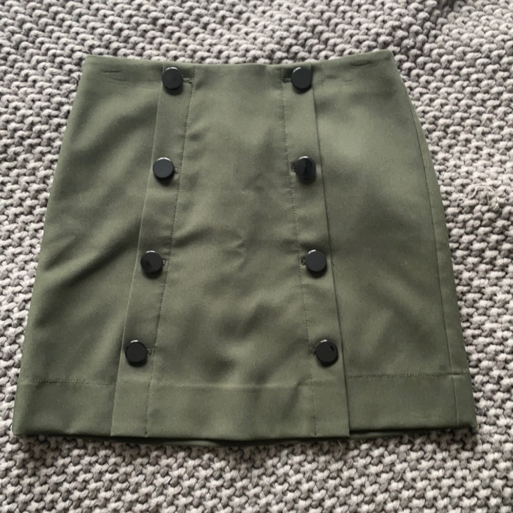 LOFT Green Skirt with Button detail 4P
